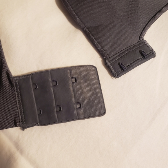 Vanity Fair Bra 38C - Picture 4 of 4